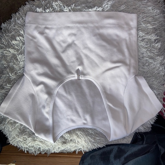 Aerie White Scoop Neck Crop Top - Picture 3 of 7